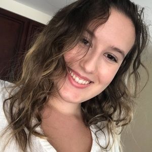 Meet your Posher, Becca